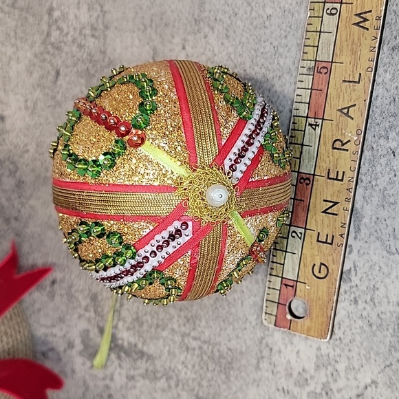 Large Handmade Vintage Beaded Christmas ornament - Picture 7 of 7